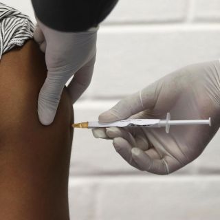 Coronavirus: Prevén que vacunación inicie en diciembre en México
