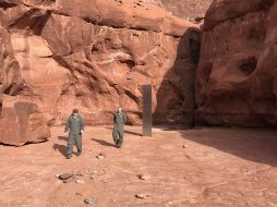 El curioso objeto se parece a los monolitos que salen en la película clásica 