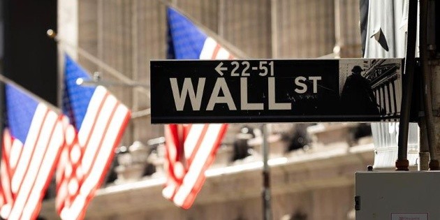 Wall Street: el Dow Jones supera por primera vez los 30 mil puntos