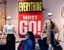Con la aceleración de nuevos casos de coronavirus en el país, muchos estados adoptan o consideran nuevas restricciones a los comercios. EFE/ARCHIVO