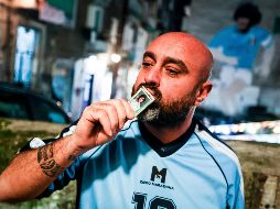 En México y el resto del mundo han sido muchas las expresiones de lamento ante la muerte de Maradona este miércoles. AP / A. Garofalo