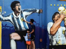 El ex futbolista deslumbró a muchos  y algunos los iluminó para crear una parodia de religión por quienes lo consideraban el mejor jugador de todos los tiempos. AFP / A. Pagni