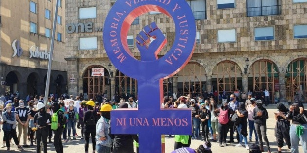 Instalan antimonumenta en Guadalajara; exigen justicia para v&iacute;ctimas de feminicidio