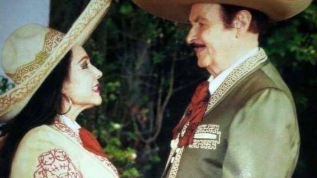 La Historia De Amor De Flor Silvestre Y Antonio Aguilar El Informador Pulsa en la foto del disco para aumentar el tamaño, ver las canciones del álbum (tracklist) y más detalles. flor silvestre y antonio aguilar