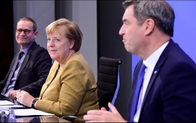 Merkel invitó a los alemanes a no viajar al extranjero en las vacaciones de Navidad. EFE/C. Bilan