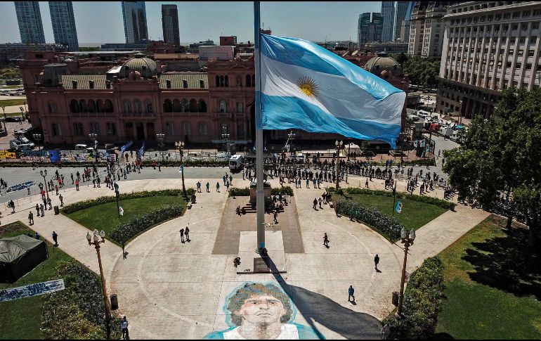 El entierro del ''Pibe de Oro'' será este mismo jueves en el cementerio Jardín de Paz, en la periferia de Buenos Aires, dijo Sebastián Sanchi, portavoz del ''10''. AFP / I. Pisarenko