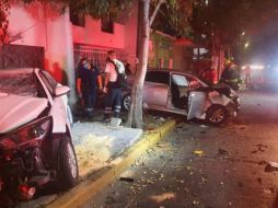 Los rescatistas utilizaron equipo hidráulico para extraer a las personas que habían muerto. ESPECIAL