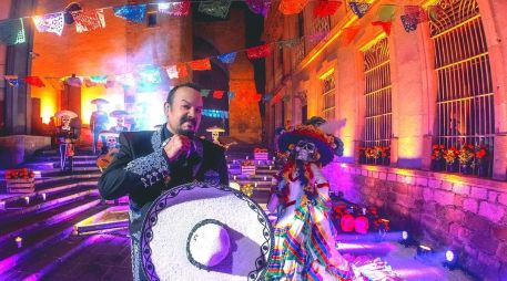 En el concierto online, que inició a las 20:00 horas, se enalteció el folklore y las costumbres mexicanas del Día de Muertos. INSTAGRAM / @pepeaguilar_oficial