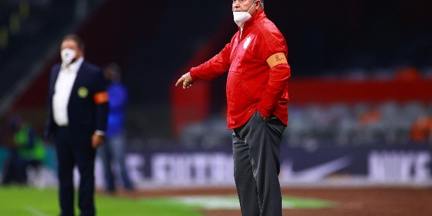 Chivas avanza a semifinales, pero Vucetich pide calma