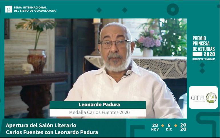 Creador. Leonardo Padura fue reconocido por el presidente de la FIL, Raúl Padilla y la viuda de Calos Fuentes, Silvia Lemus, a través de una presentación en línea. ESPECIAL