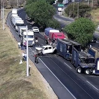 Seguridad en Jalisco: Siete lesionados y un muerto en choque múltiple en Tlajomulco