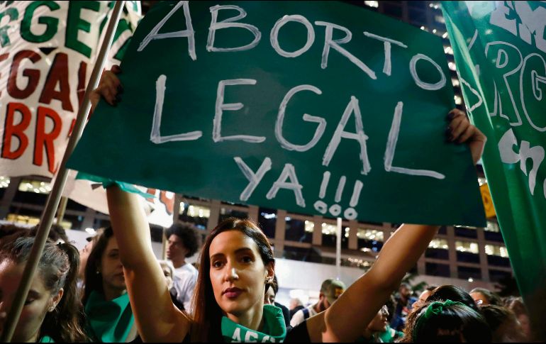 Una alianza de más 300 agrupaciones ha buscado la despenalización total del aborto en Argentina desde hace 15 años. EFE/Archivo