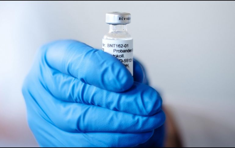 Buscarán que la Cofepris haga un proceso simplificado de los permisos para obtener la vacuna, y que no se atore por burocracia. EFE / ARCHIVO