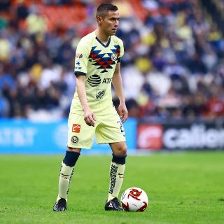Paul Aguilar sale del América