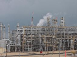 AMLO asegura que el Gobierno federal no incumple con ninguna responsabilidad porque el contrato que tenía con la empresa extranjera se venció. EFE/ARCHIVO