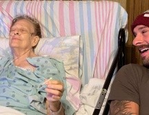 Este joven y su abuela se olvidaron por completo del sufrimiento compartiendo un 