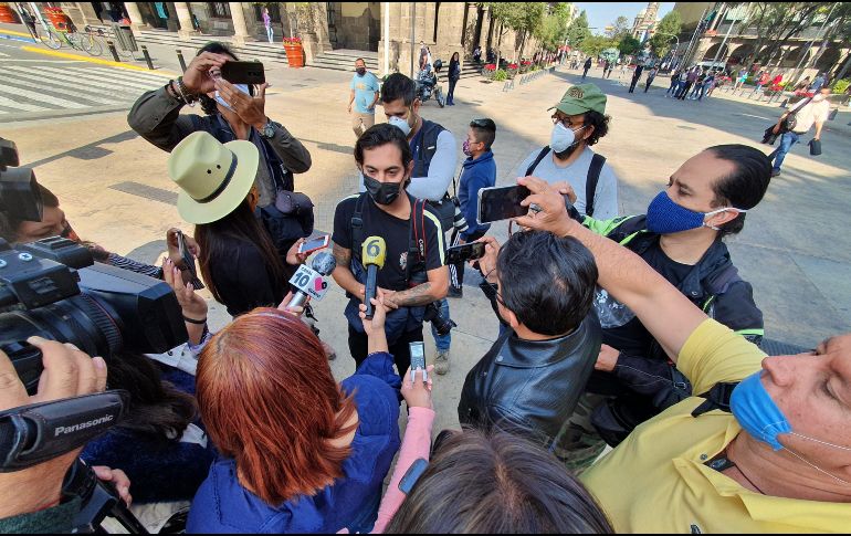 Fotógrafos y reporteros piden justicia por el percance que tuvo el corresponsal del Universal Carlos Zepeda en Guadalajara. EL INFORMADOR / G. Gallo