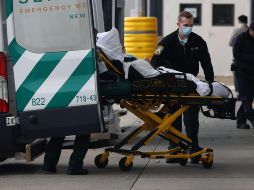 Las hospitalizaciones llegaron hoy a las 100 mil, lo que supone el doble del nivel al que estaban a comienzos de noviembre. AFP/ARCHIVO