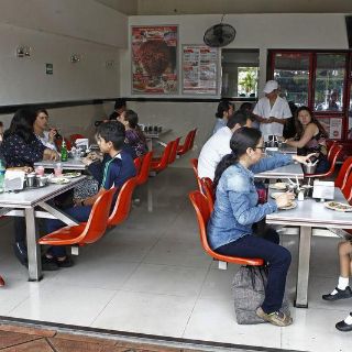 Cierran 90 mil restaurantes en México debido a la pandemia