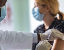 ¿Cómo saber si la vacuna que te vas a aplicar es segura?