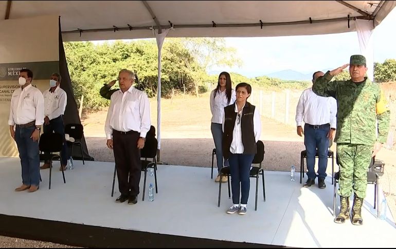 AMLO encabezó este viernes los trabajos de construcción de Canal Centenario en Ruiz, Nayarit. TWITTER/@Luis_C_Sandoval