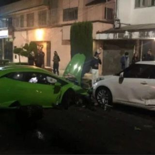 Cruz Azul: abogado de Billy Álvarez estrella su Lamborghini en Polanco