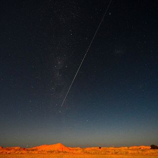Regresa sonda espacial japonesa con polvo de un asteroide