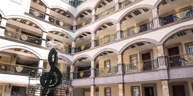 Marco Antonio Sol&iacute;s abre su mansi&oacute;n en el coraz&oacute;n de Morelia