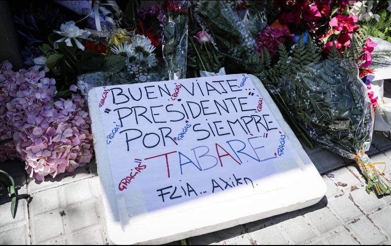 Miles de uruguayos han expresado su pesar por la muerte de Vázquez. EFE / F. Anfitti