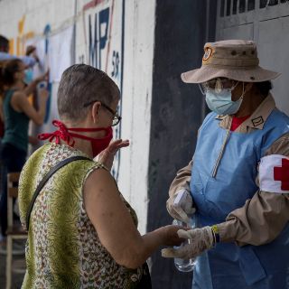 Baja afluencia se registra en inicio de elecciones en Venezuela