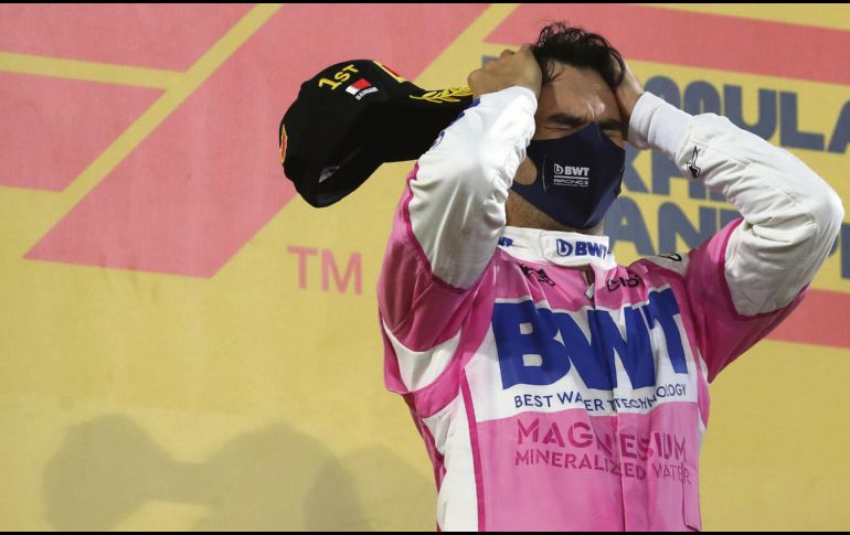 INMEJORABLE. Sergio Pérez se conmovió y contagió de su emoción a todo un país luego de salir victorioso en Bahréin. AFP • T. BOZOGLU