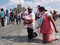 FIELES. Siguen acudiendo al santuario mariano pese a las peticiones de las autoridades eclesiásticas. SUN