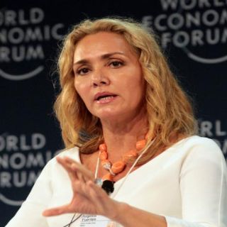 Padre de Angélica Fuentes la acusa por "mentiras y calumnias"