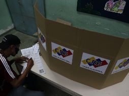 Ayer se llevaron a cabo las elecciones para renovar el Congreso, que ahora quedó en manos de Maduro. EFE / M. Gutiérrez