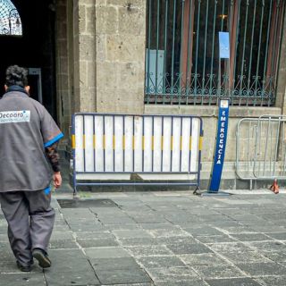 Gobierno de AMLO contrata por outsourcing a personal de limpieza para Palacio Nacional