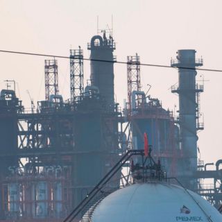 Dos explosiones se registran en refinería de Cadereyta