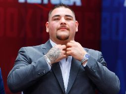 El boxeador británico, Joe Joycer, aprovechó la época navideña y las redes sociales para burlarse del púgil mexicano, Andy Ruiz. Imago7