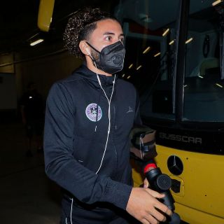 Chivas hace oficial el regreso de César Huerta