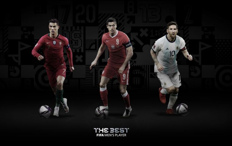 Es turno de Robert Lewandowski de tratar de impedir que Lionel Messi y Cristiano Ronaldo ganen el premio de FIFA al mejor jugador del mundo. TWITTER / @FIFACOM