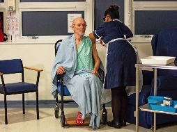 La vacuna de Pfizer/BioNTech se administra en dos dosis con 21 días de diferencia y tiene una eficacia de 95 por ciento. AP/J. King