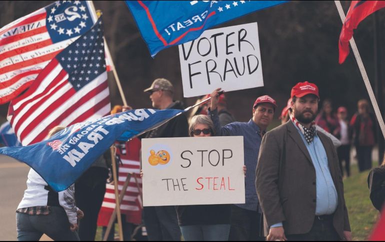 PROTESTAS. Seguidores de Donald Trump señalan que hubo fraude en la elección. EFE