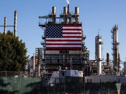 El comienzo de la vacunación contra el coronavirus augura mejores días para la demanda de combustible. EFE/ARCHIVO