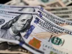 El peso fue la cuarta moneda más depreciada con respecto al viernes. EFE/S. Moreira