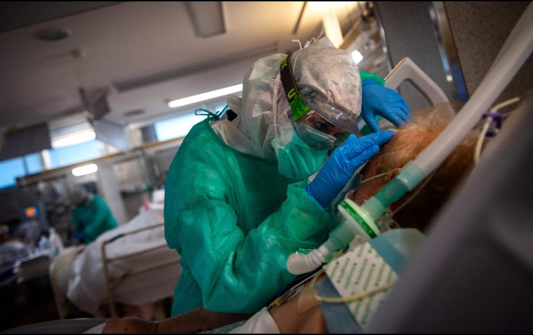 España además ha sufrido 48 mil decesos a causa del COVID-19, aunque expertos opinan que la cifra real es mucho mayor. AFP / M. Riopa