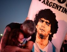 Fans de Diego Maradona lamentan su muerte, ocurrida el 25 de noviembre. AFP/ARCHIVO