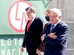 AMLO arribó el avión comercial con rumbo a Hermosillo la mañana de este miércoles. SUN / ARCHIVO