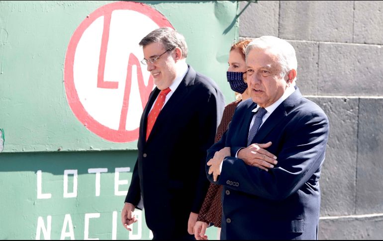 AMLO arribó el avión comercial con rumbo a Hermosillo la mañana de este miércoles. SUN / ARCHIVO