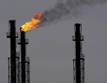 El barril de Brent ganó 0.6% a 51.08 dólares; asimismo, el barril de WTI para enero ganó 0.4% a 47.82 dólares. EFE/ARCHIVO