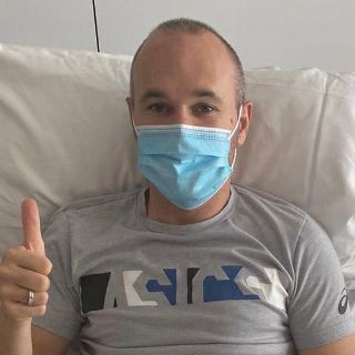 Iniesta descarta el retiro tras lesión