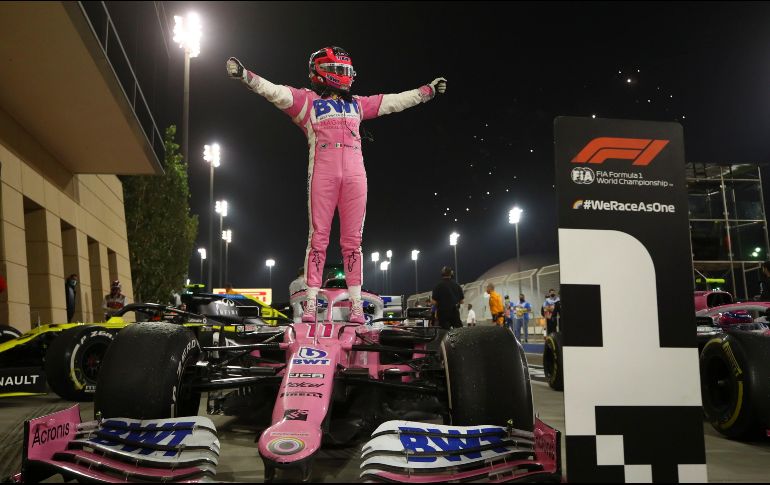 El mexicano tomará el lugar de Alex Albon quien no cumplió las expectativas del equipo, y ahora, Max Verstappen tendrá en 